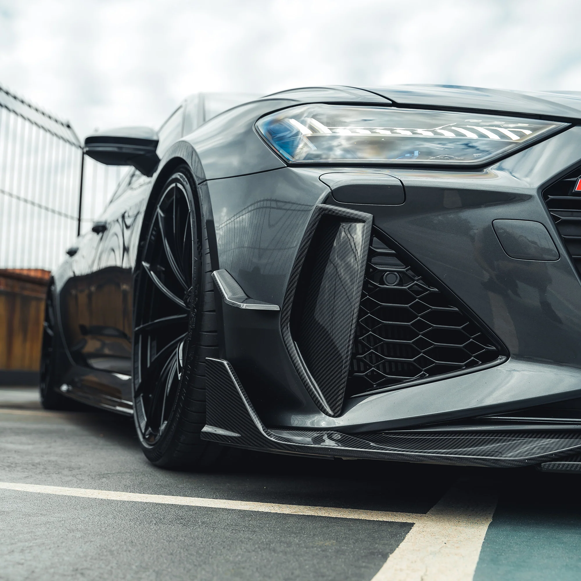 AUDI RS6/RS7 C8 AVANT CARBON FIBRE FRONT BUMPER VENT TRIM-Accessories-CT CARBON-CT Carbon - High-quality carbon fiber and gloss black aerodynamic parts for premium sports and luxury vehicles.