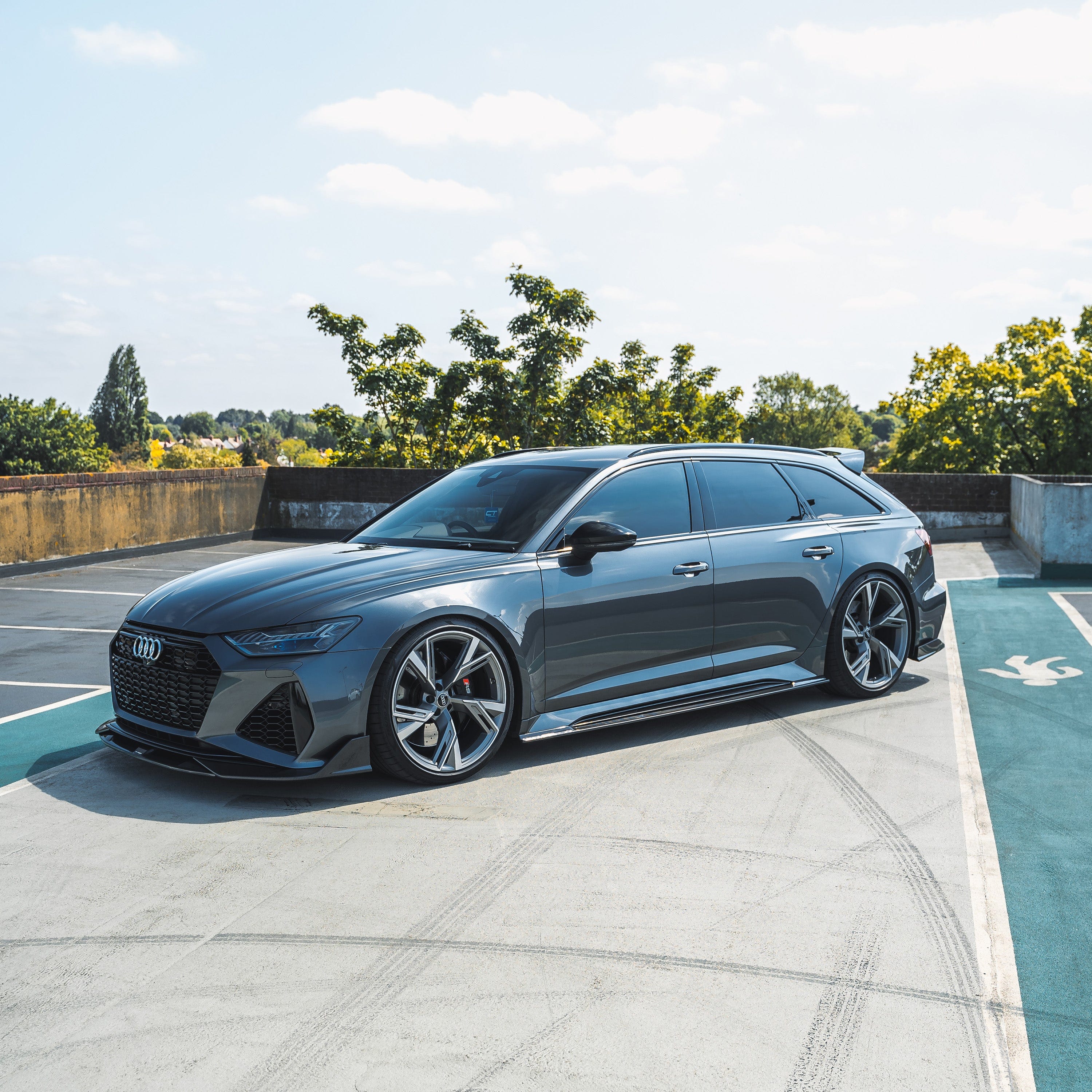 CT CARBON Full Kit AUDI RS6 C8 AVANT CARBON FIBRE SIDE SKIRTS - CT DESIGN
