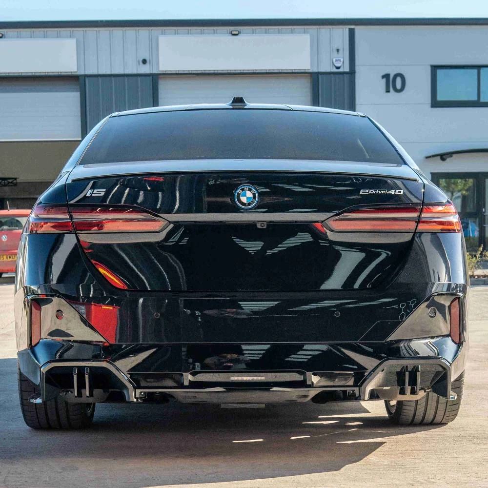 BMW 5 SERIES G60 & i5 2023+ GLOSS BLACK DIFFUSER