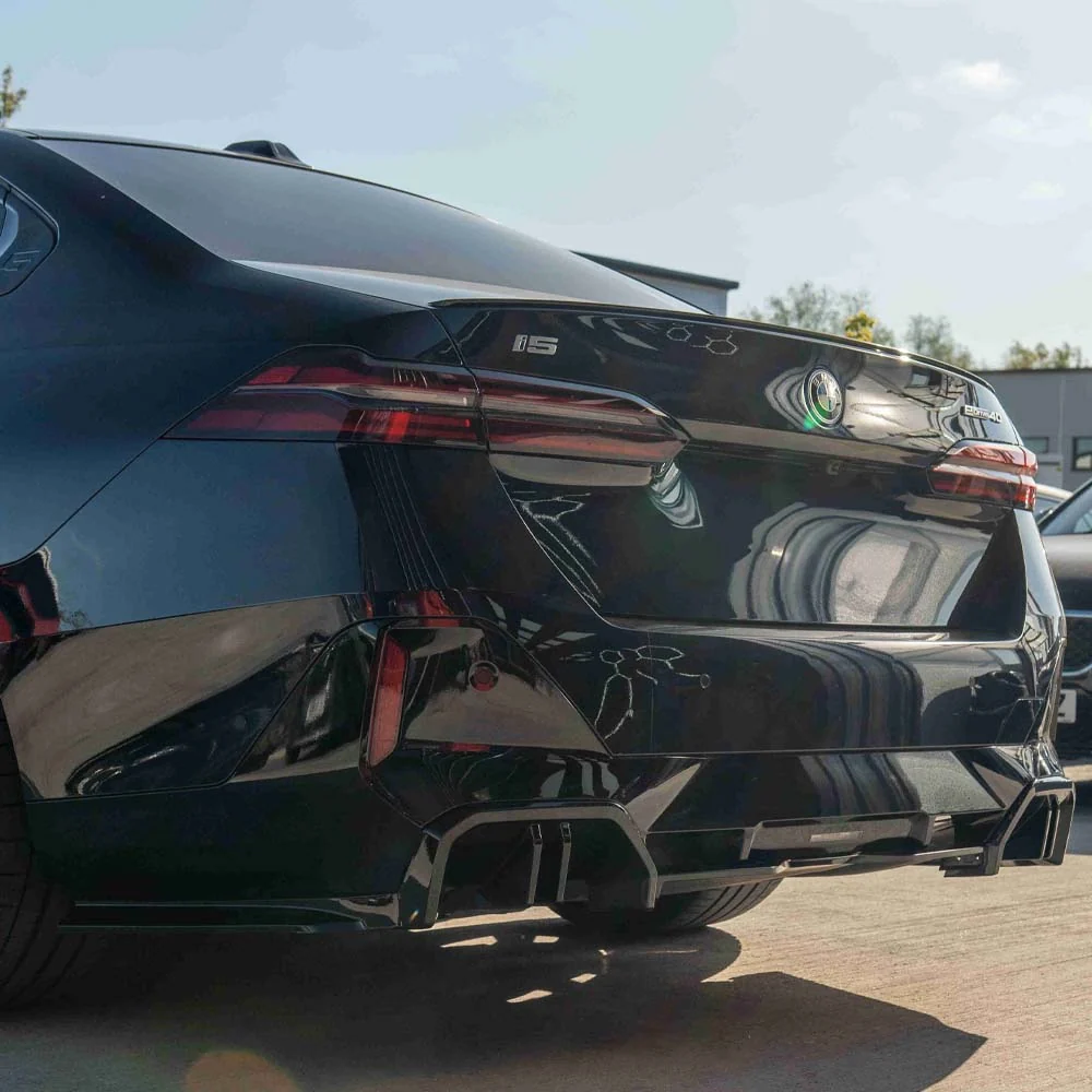 BMW 5 SERIES G60 & i5 2023+ GLOSS BLACK DIFFUSER