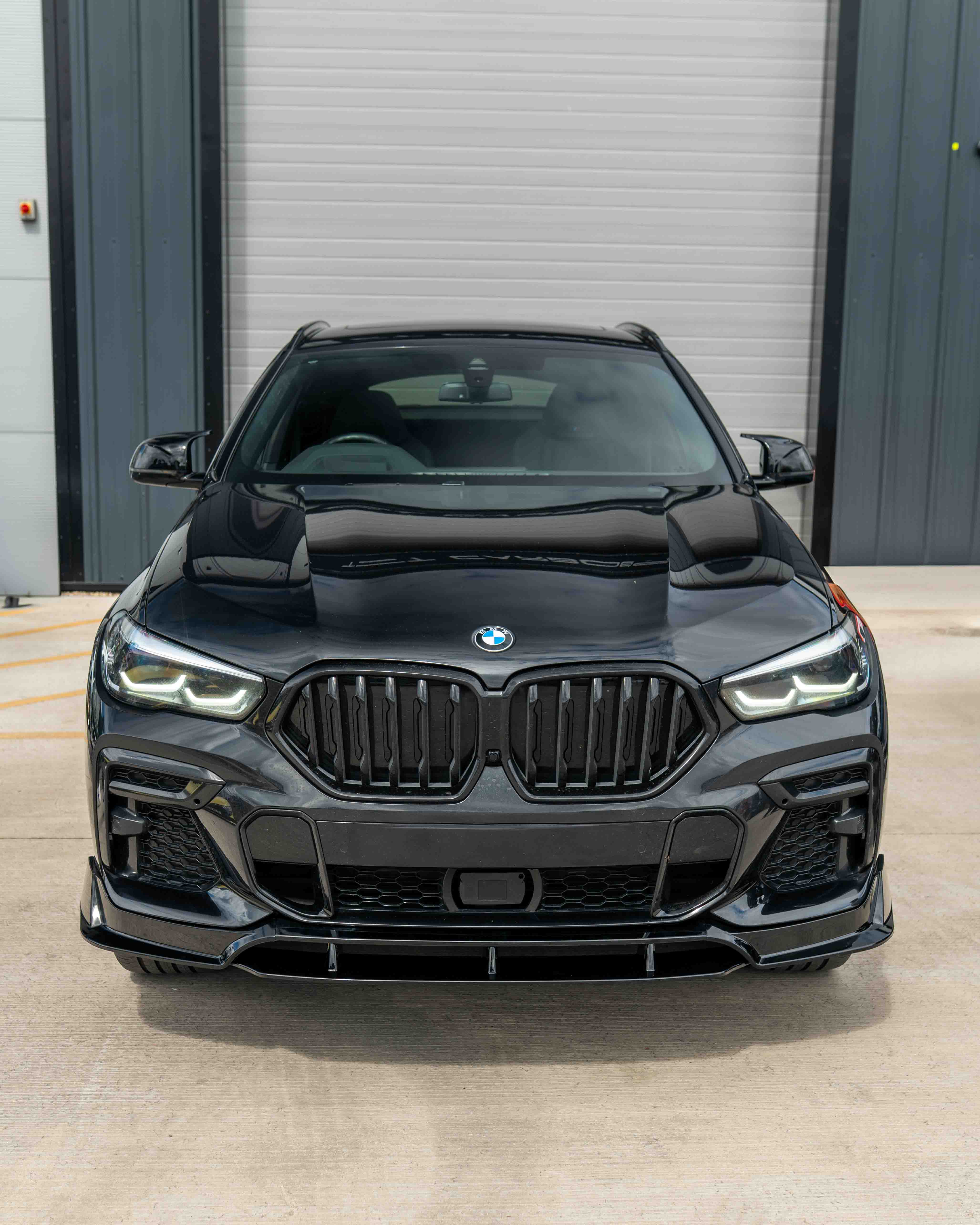 BMW G06 X6 PRE-LCI FULL GLOSS BLACK KIT-Kit-BLAK BY CT-CT Carbon - High-quality carbon fiber and gloss black aerodynamic parts for premium sports and luxury vehicles.