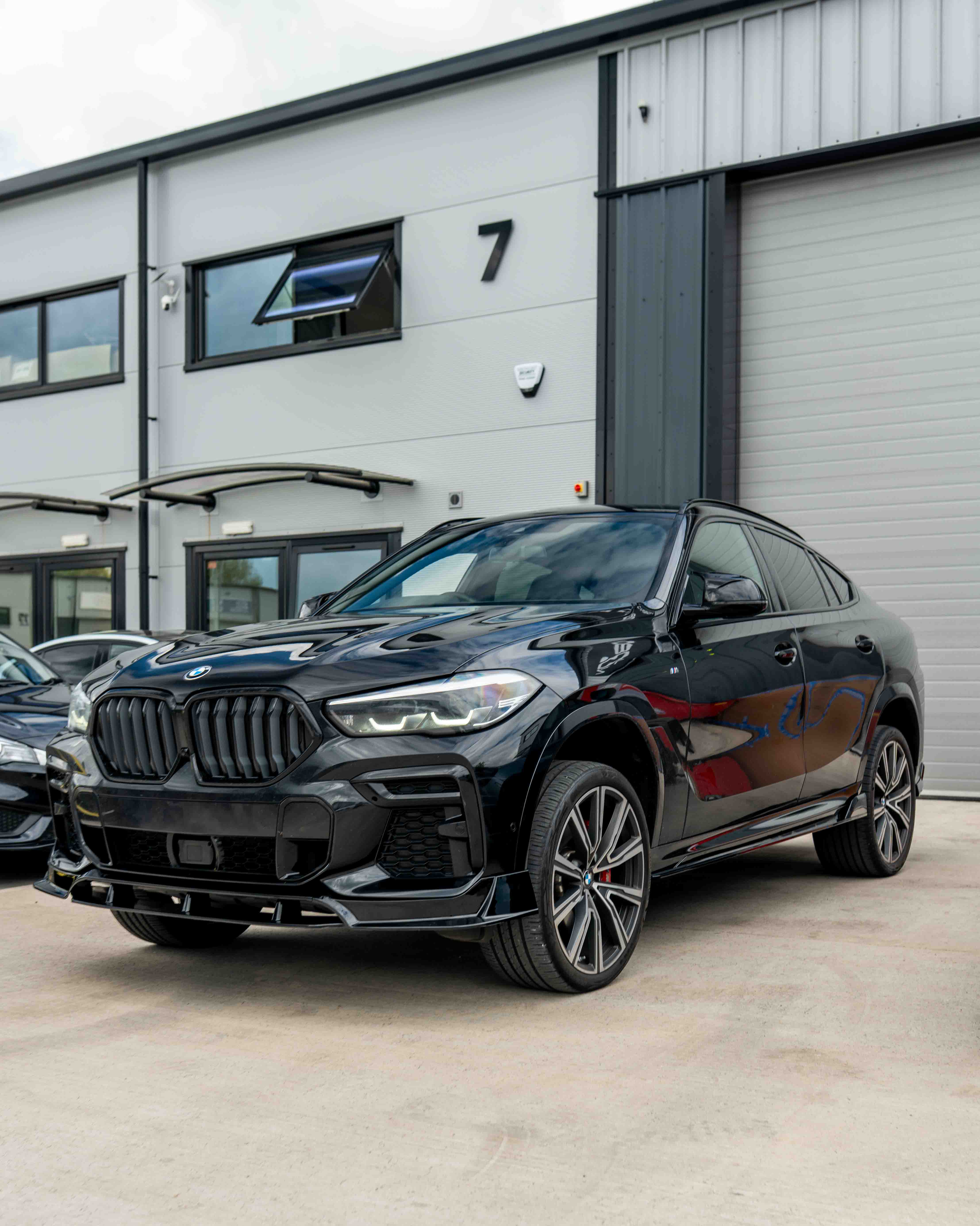 BMW G06 X6 PRE-LCI FULL GLOSS BLACK KIT-Kit-BLAK BY CT-CT Carbon - High-quality carbon fiber and gloss black aerodynamic parts for premium sports and luxury vehicles.