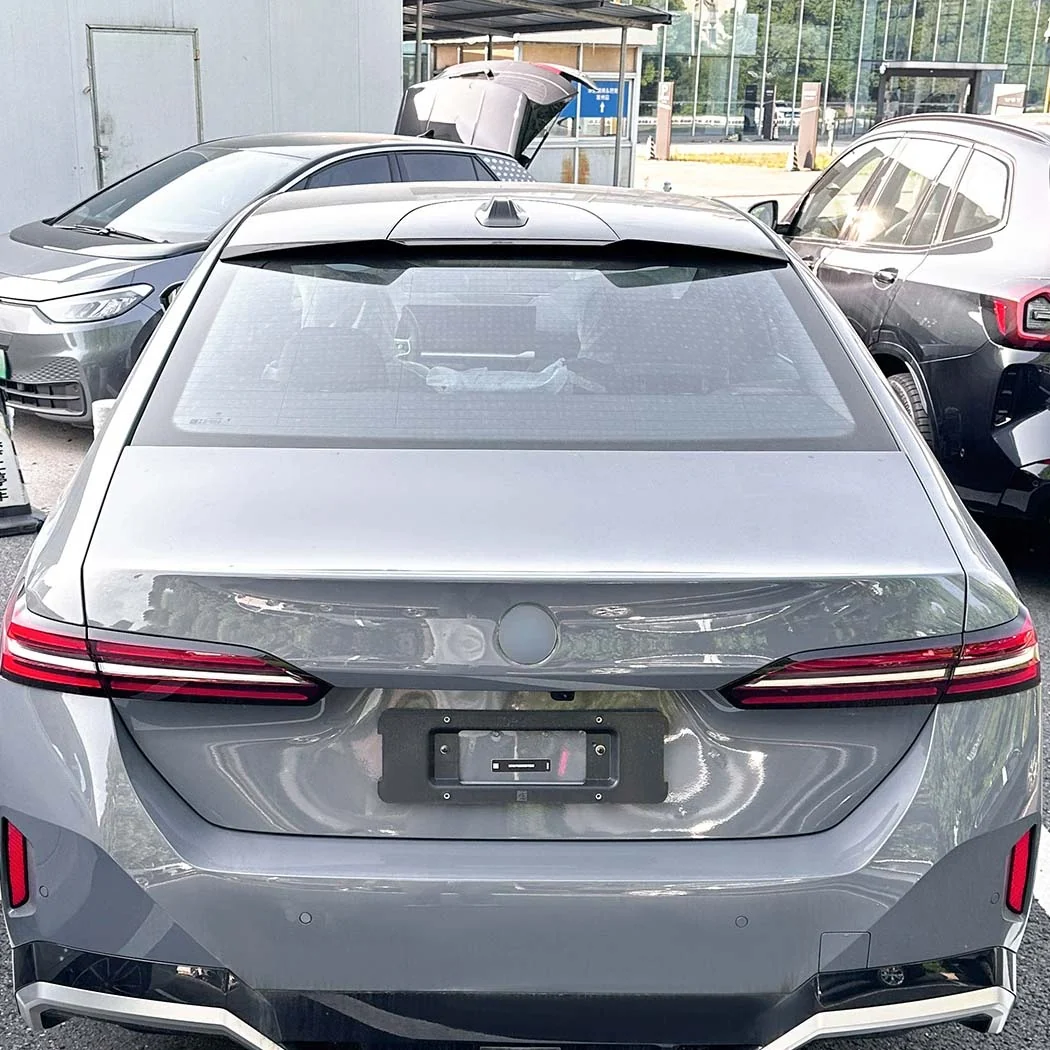 BMW G60 5 SERIES & i5 2023+ GLOSS BLACK ROOF SPOILER