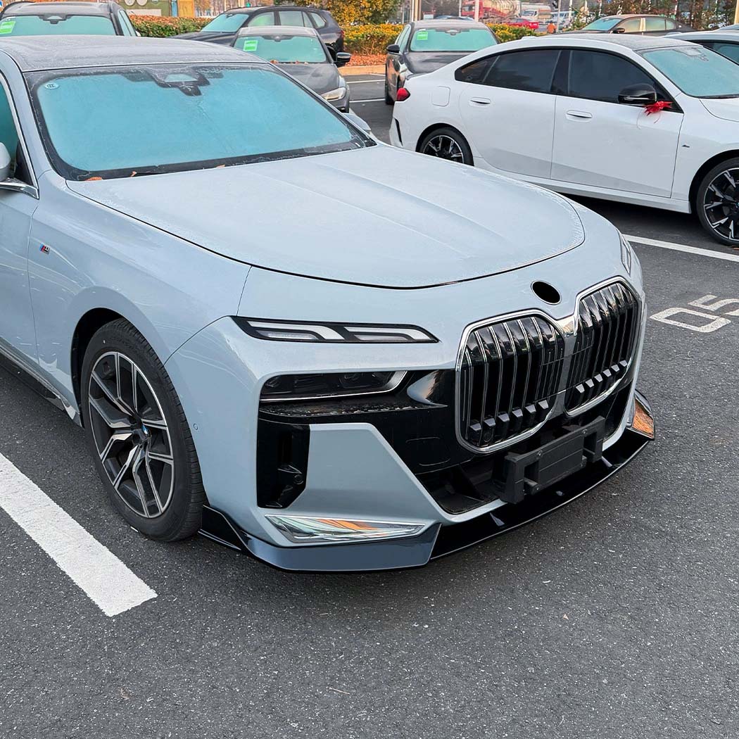 BMW G70/G73 7 SERIES 2022+ GLOSS BLACK SPLITTER - V2