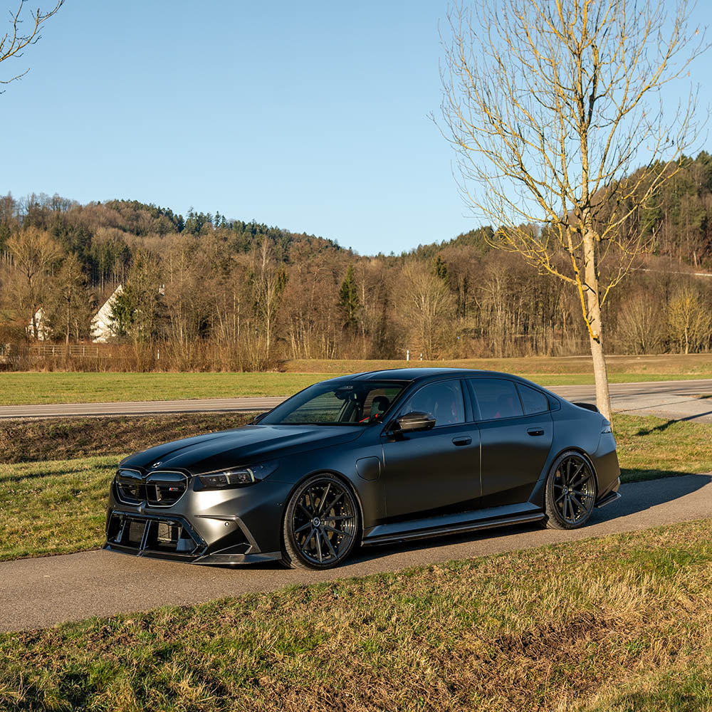 BMW G90 M5 CARBON FIBRE FULL KIT - CT DESIGN-Kit-CT CARBON-CT Carbon - High-quality carbon fiber and gloss black aerodynamic parts for premium sports and luxury vehicles.
