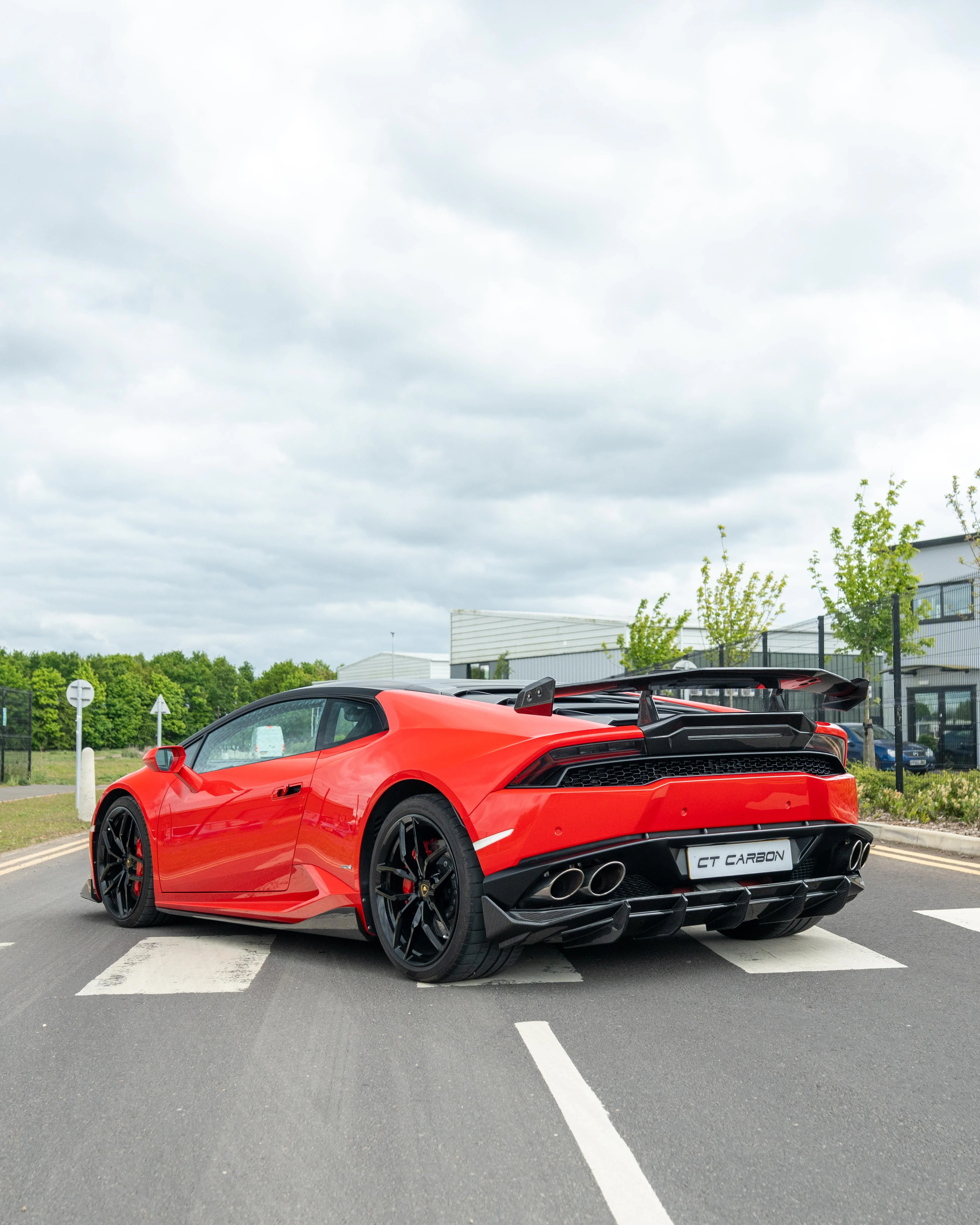 LAMBORGHINI HURACAN LP-610 CARBON FIBRE FULL KIT - CT DESIGN-Kit-CT CARBON-CT Carbon - High-quality carbon fiber and gloss black aerodynamic parts for premium sports and luxury vehicles.