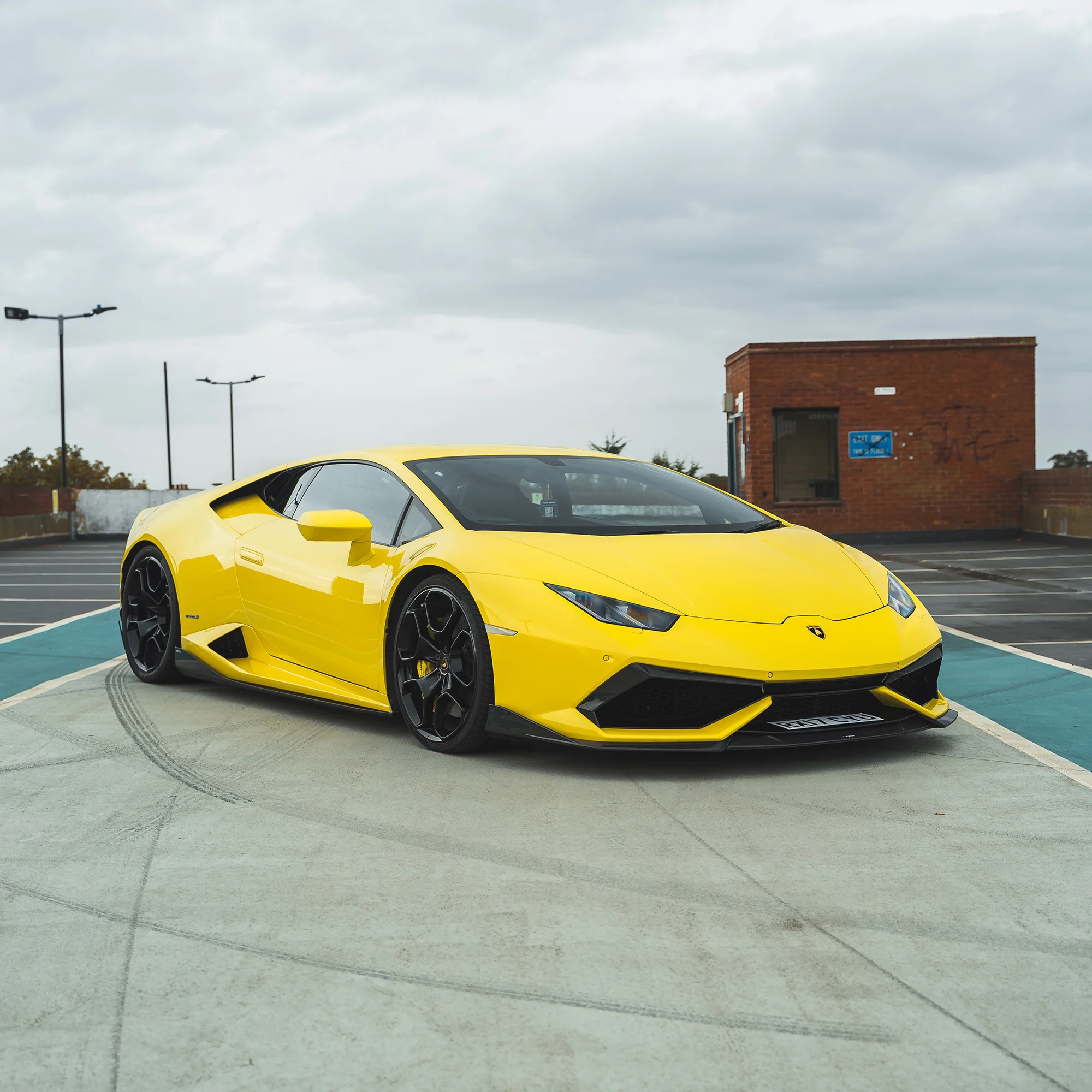 LAMBORGHINI HURACAN LP-610 CARBON FIBRE FULL KIT - CT DESIGN-Kit-CT CARBON-CT Carbon - High-quality carbon fiber and gloss black aerodynamic parts for premium sports and luxury vehicles.
