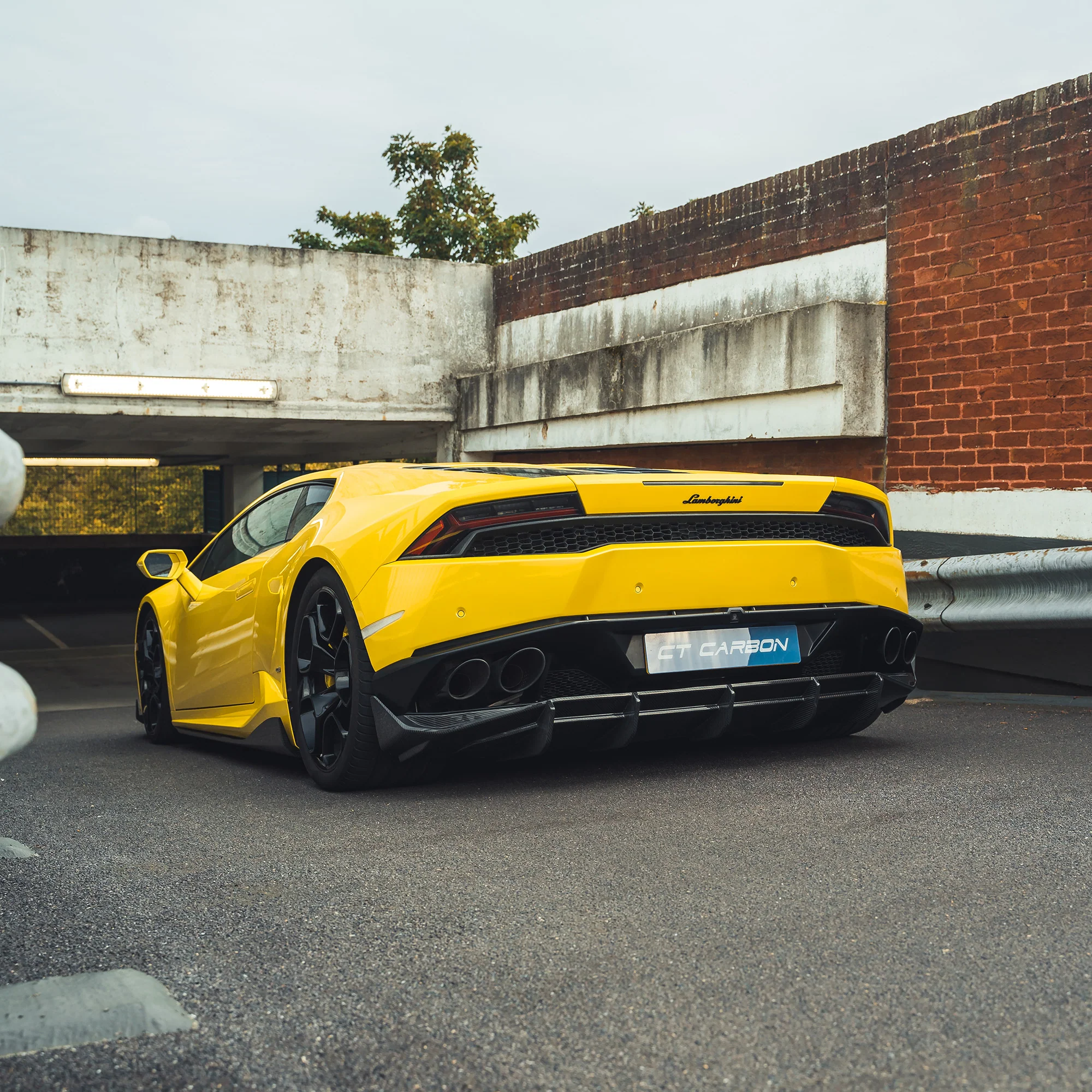 LAMBORGHINI HURACAN LP-610 CARBON FIBRE FULL KIT - CT DESIGN-Kit-CT CARBON-CT Carbon - High-quality carbon fiber and gloss black aerodynamic parts for premium sports and luxury vehicles.