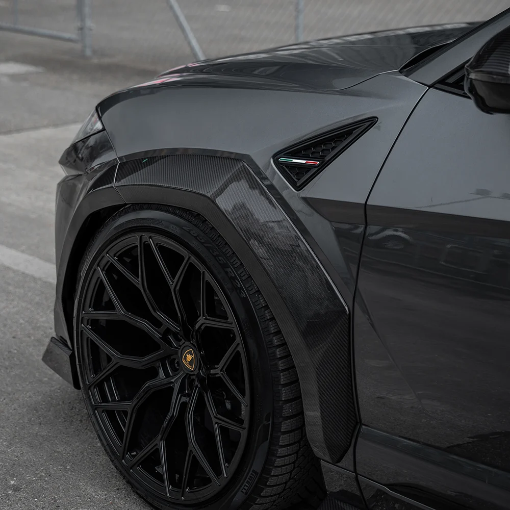 LAMBORGHINI URUS CARBON FIBRE FULL WIDE ARCH KIT - CT DESIGN