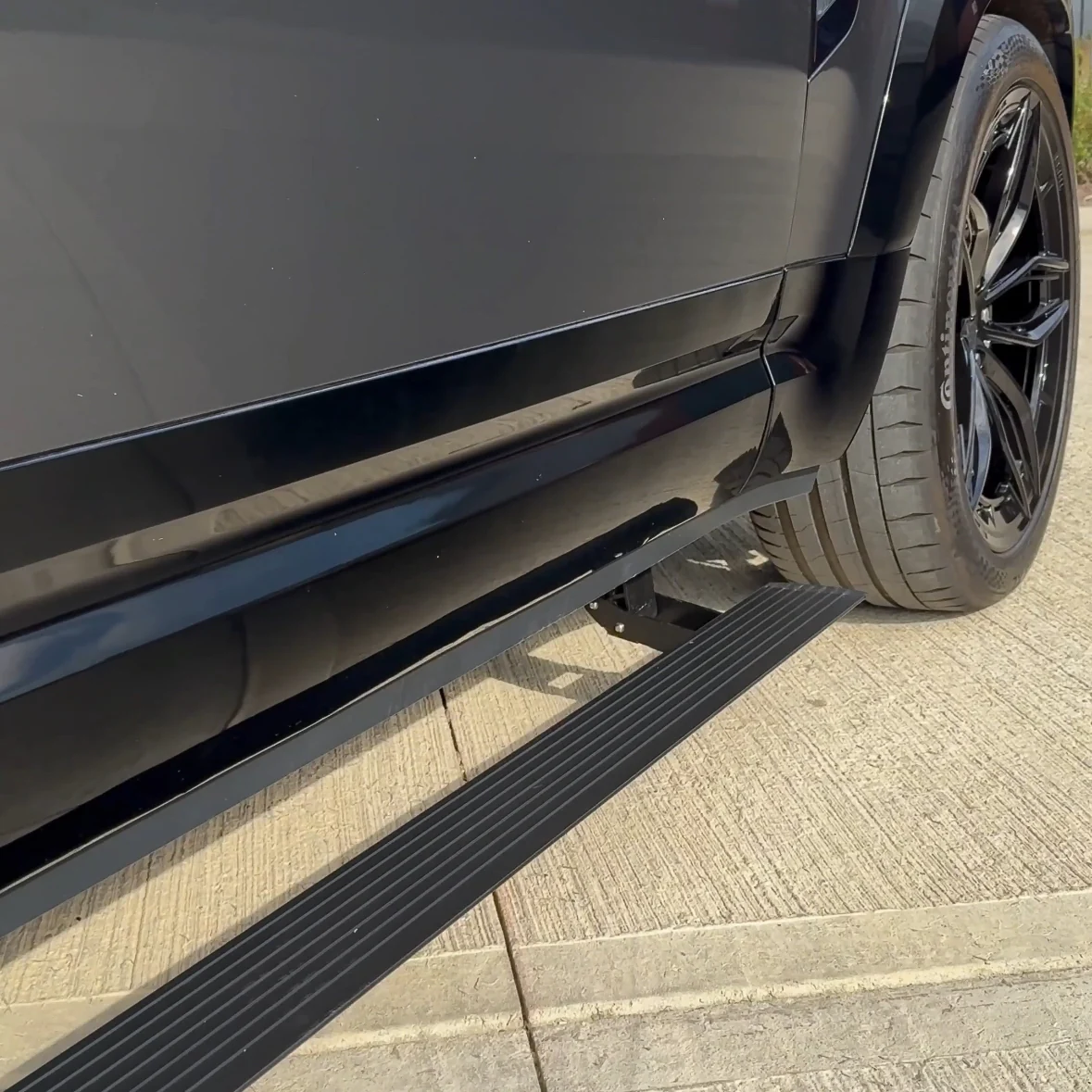 LAND ROVER DEFENDER L663 110 ELECTRIC FOLD OUT SIDE STEPS-Accessories-BLAK BY CT-CT Carbon - High-quality carbon fiber and gloss black aerodynamic parts for premium sports and luxury vehicles.