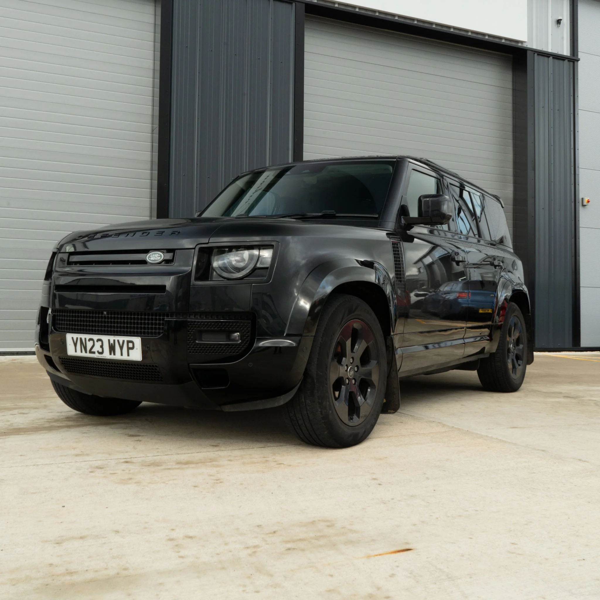 LAND ROVER DEFENDER L663 90/110 GLOSS BLACK FRONT & REAR CORNERS