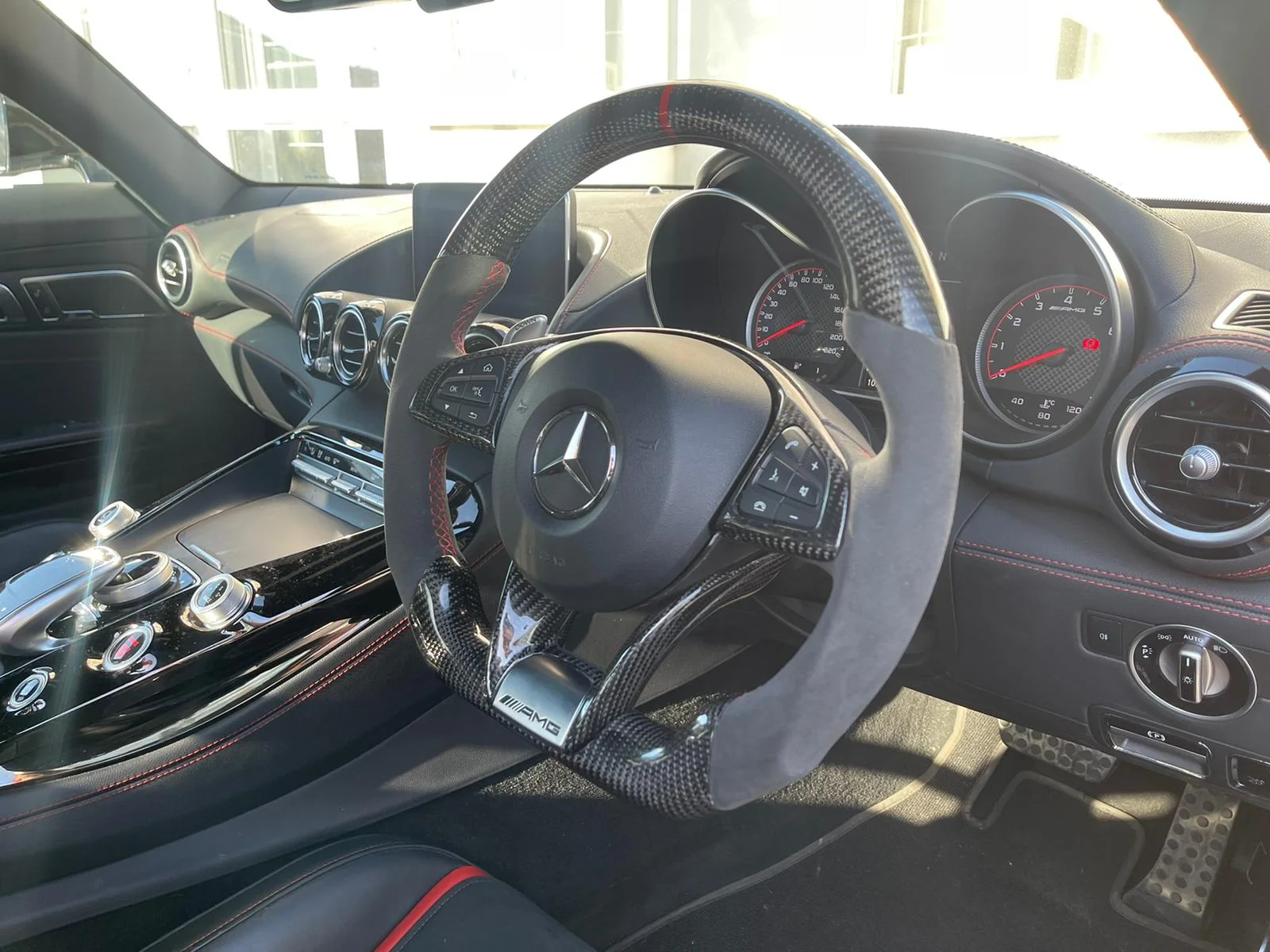 CT CARBON Steering Wheel MERCEDES AMG CARBON FIBRE / LEATHER STEERING WHEEL