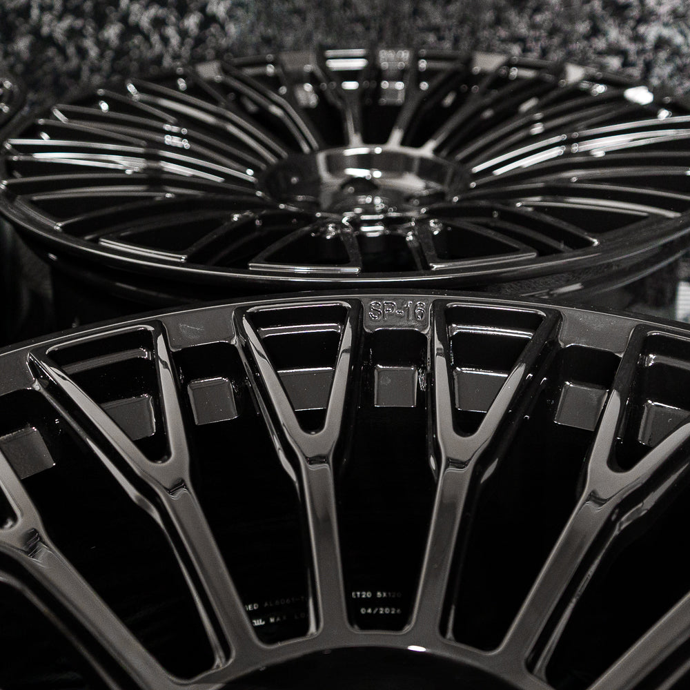 SP 16 | 23" LAND ROVER DEFENDER Front 23" x 10" ET20 Rear 23" x 10" ET25 (IN STOCK)