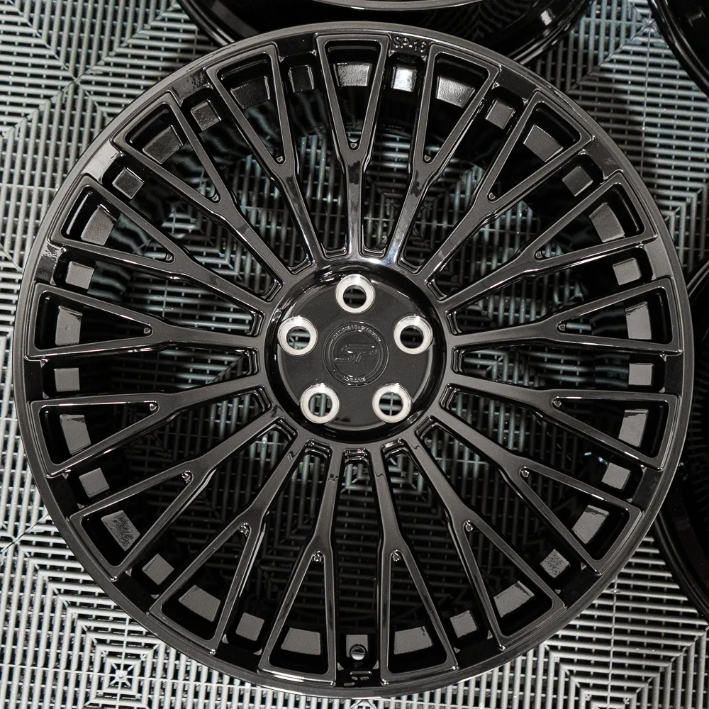 SP 16 | 23" LAND ROVER DEFENDER Front 23" x 10" ET20 Rear 23" x 10" ET25 (IN STOCK)