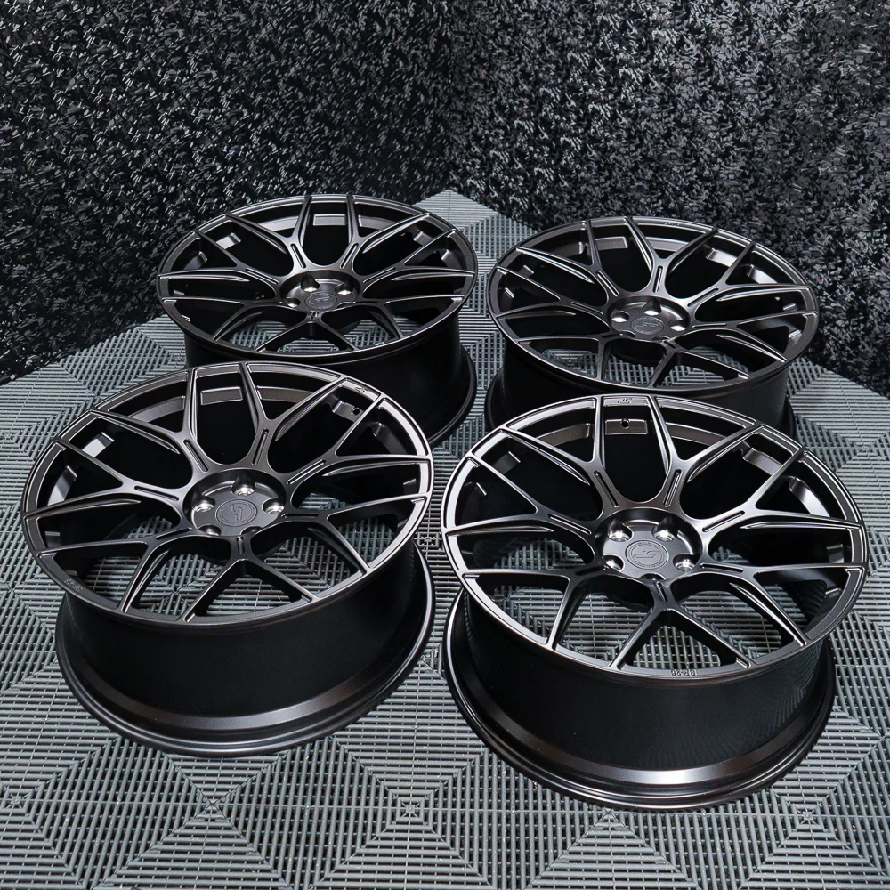 SP 26 | 23" LAND ROVER DEFENDER Front 23" x 10" ET20 Rear 23" x 10" ET25 (IN STOCK)