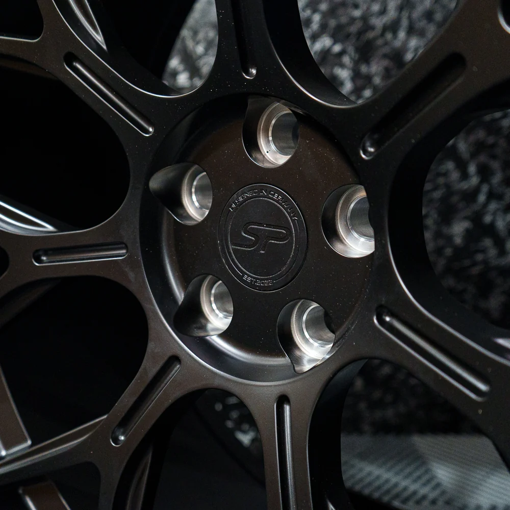 SP 26 | 23" LAND ROVER DEFENDER Front 23" x 10" ET20 Rear 23" x 10" ET25 (IN STOCK)