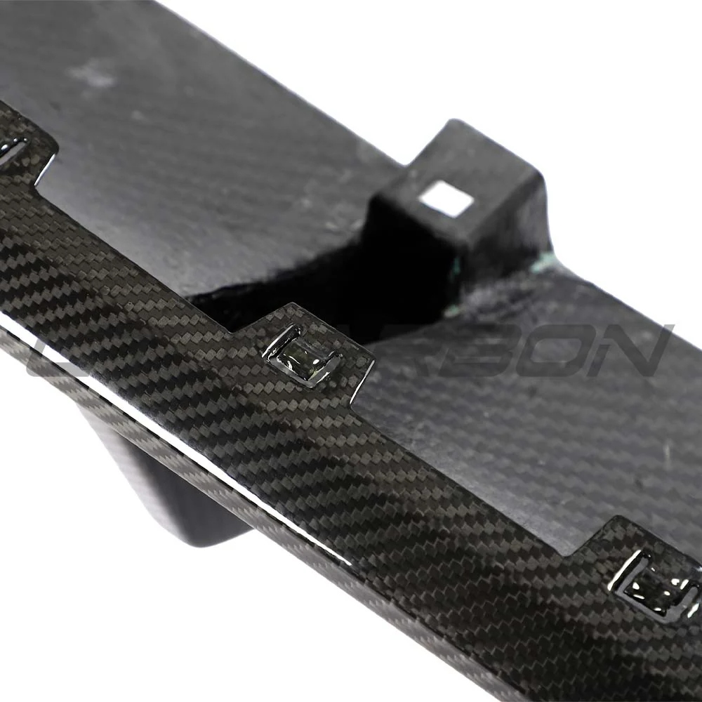 VOLKSWAGEN GOLF MK8/8.5 GTI/GTD 2021+ CARBON FIBRE DIFFUSER WITH LED